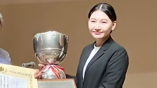 全国専門学校英語スピーチコンテスト優勝！